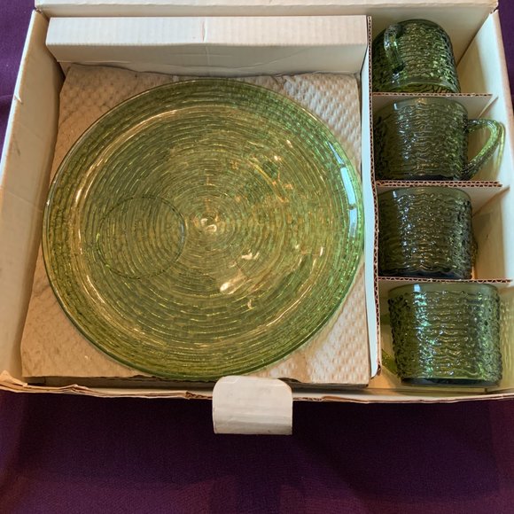 VINTAGE Glass Snack Plate & Cup Set Soreno by ANCHOR HOCKING - Picture 3 of 4